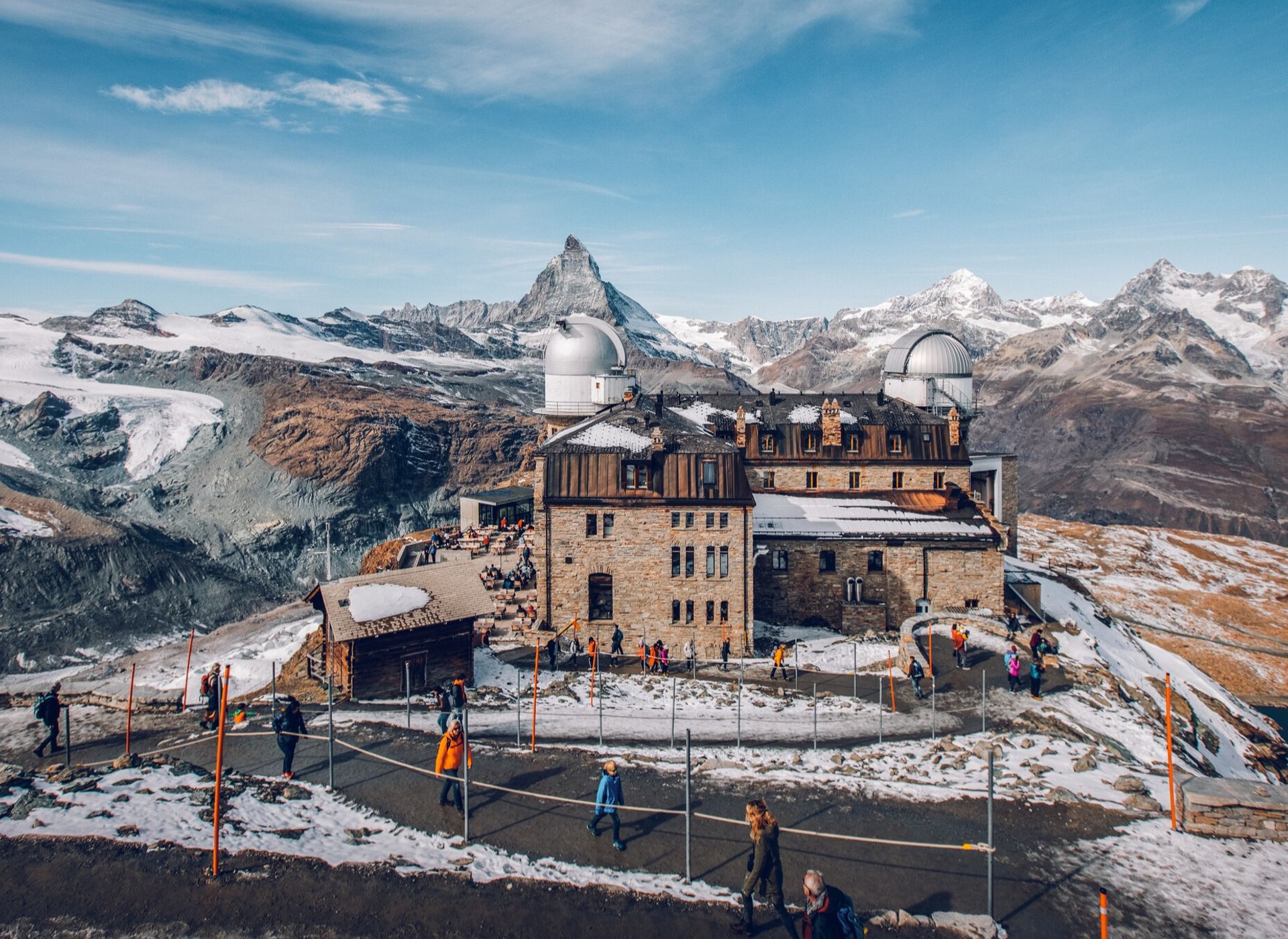Kulmhotel Gornergrat auf 3100m oberhalb Zermatt im Herbst