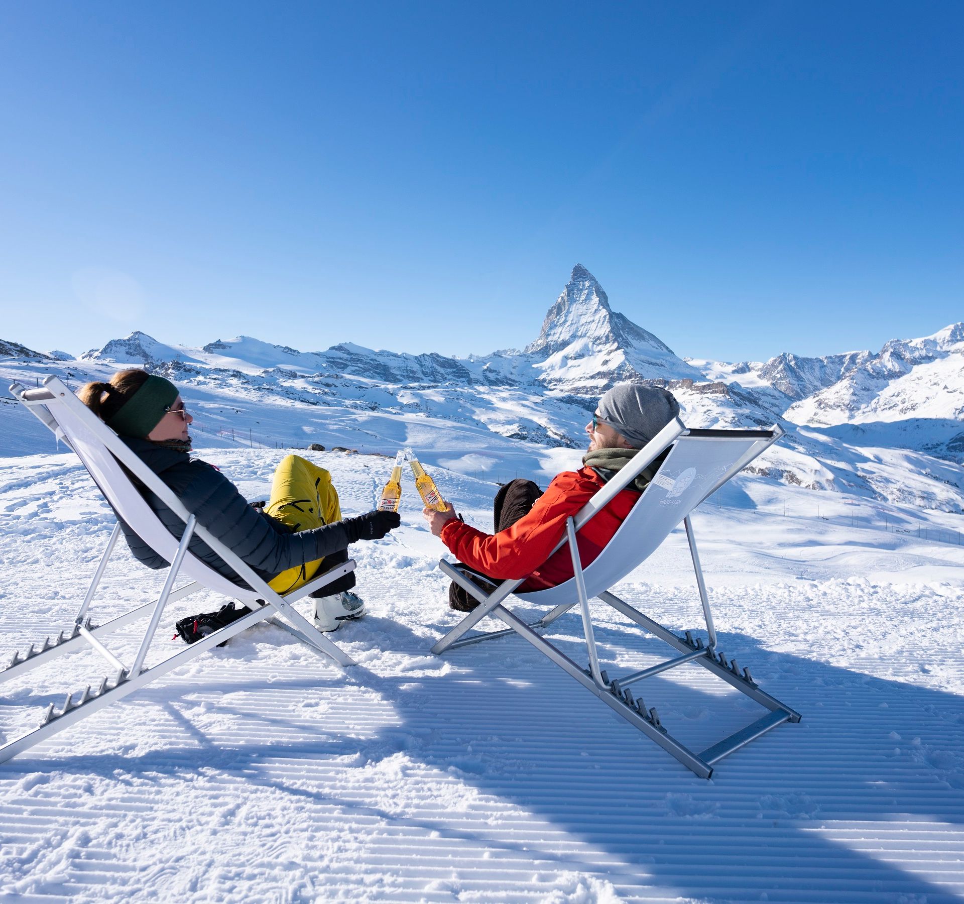 Igloo Village Bar Matterhorn View