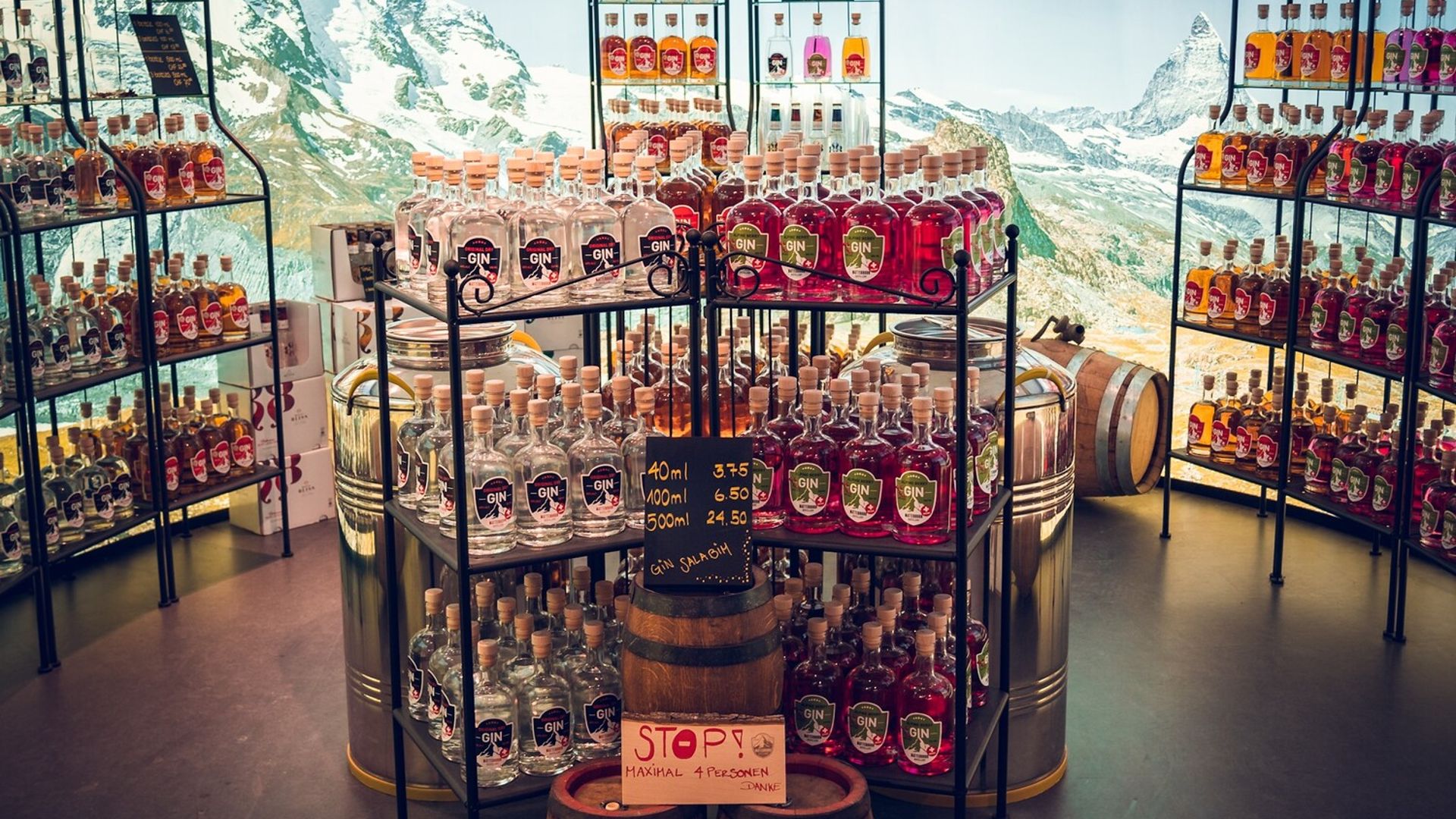Gin Brennerei Matterhorn Destillers am Gornergrat oberhalb Zermatt