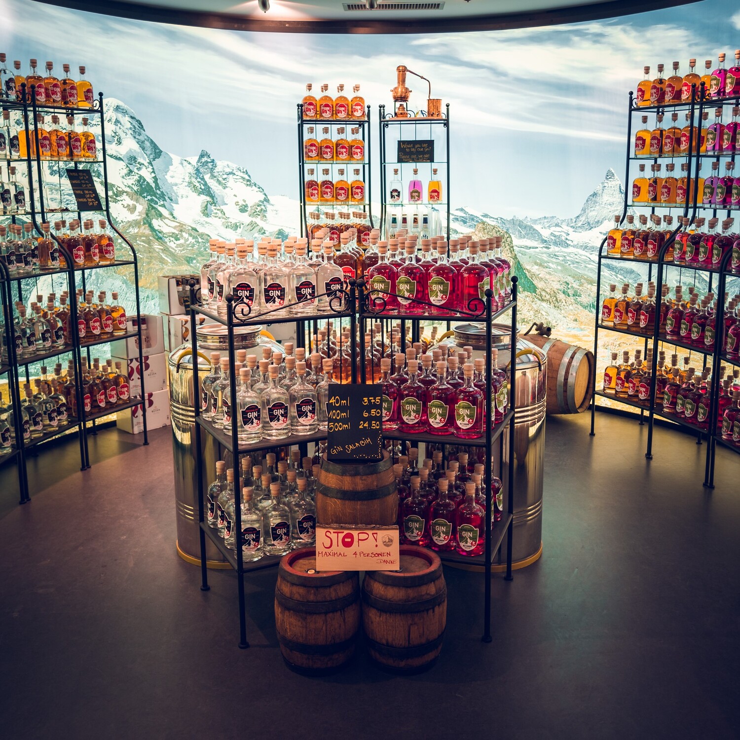 Distillerie de gin Matterhorn Destillers sur le Gornergrat au-dessus de Zermatt 