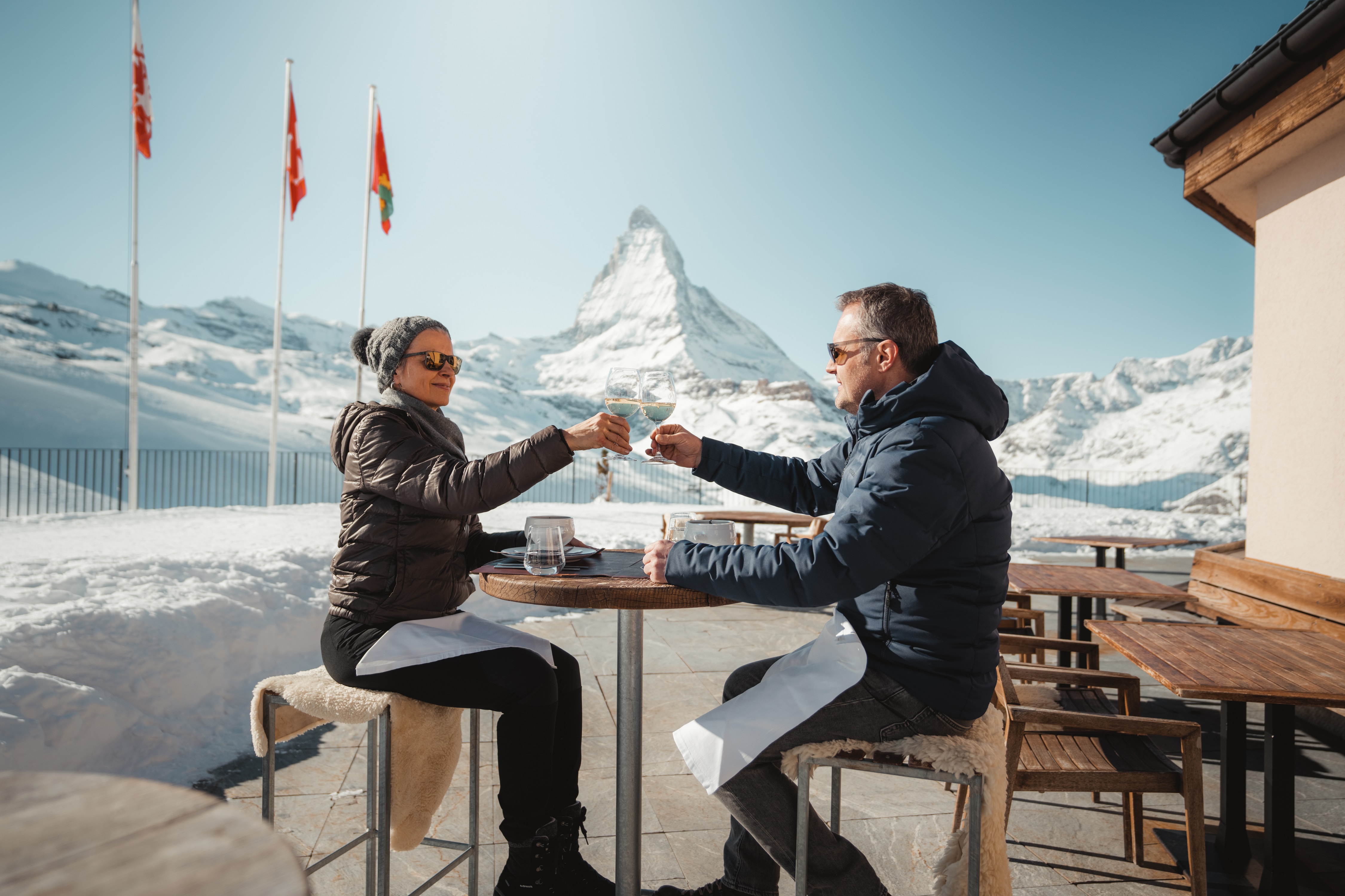 Gäste geniessen im Winter unser Gourmetticket