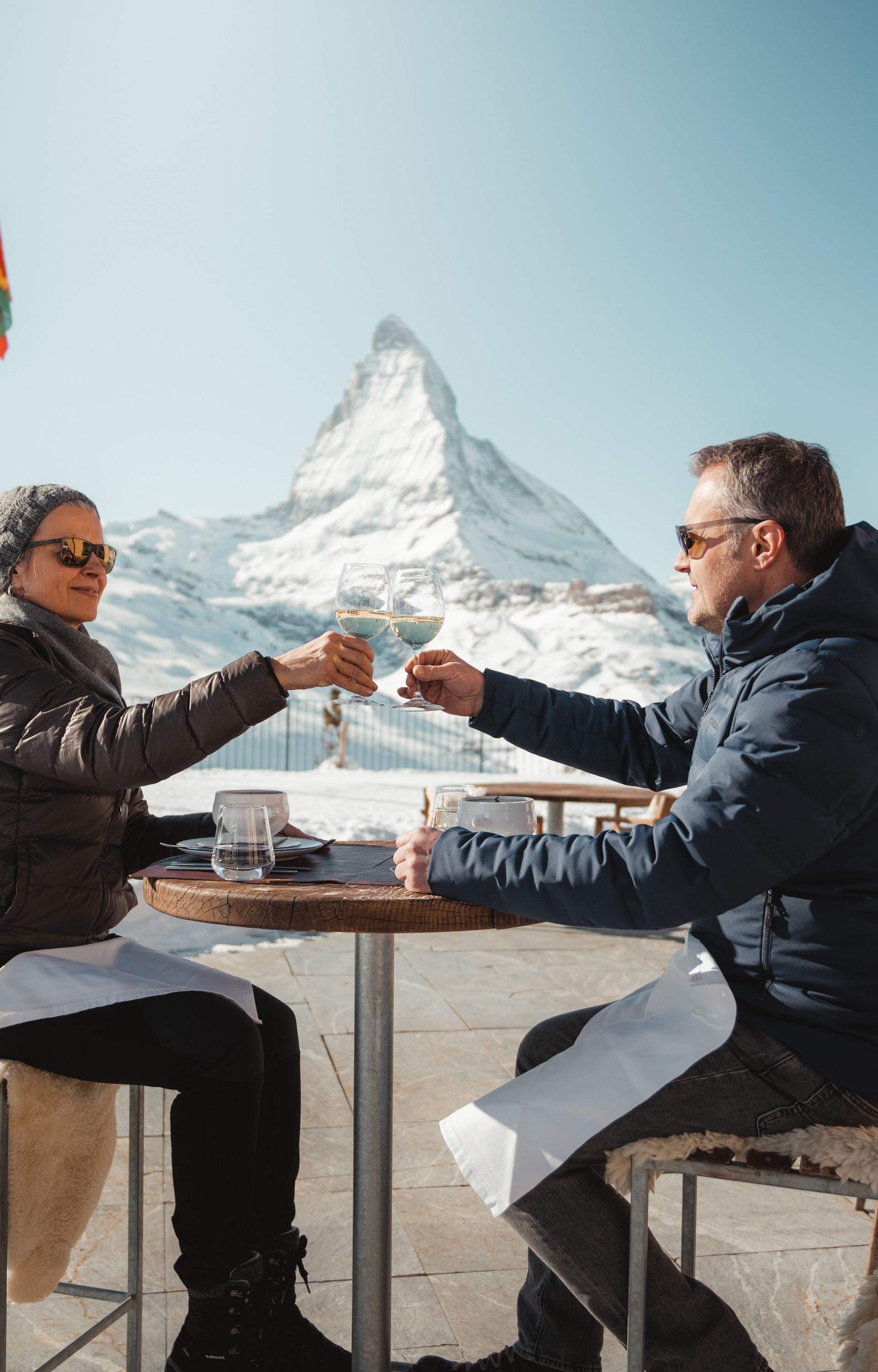 Gäste geniessen im Winter unser Gourmetticket